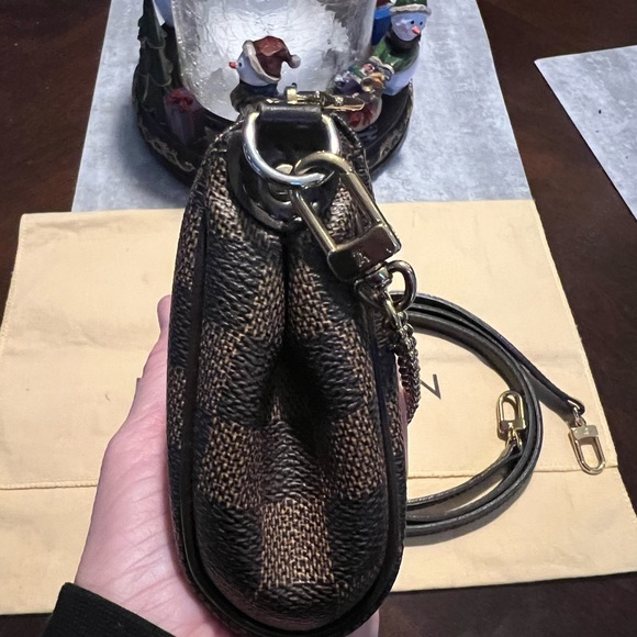 SOLD Authentic Louis Vuitton Eva Clutch - Picture 3 of 7